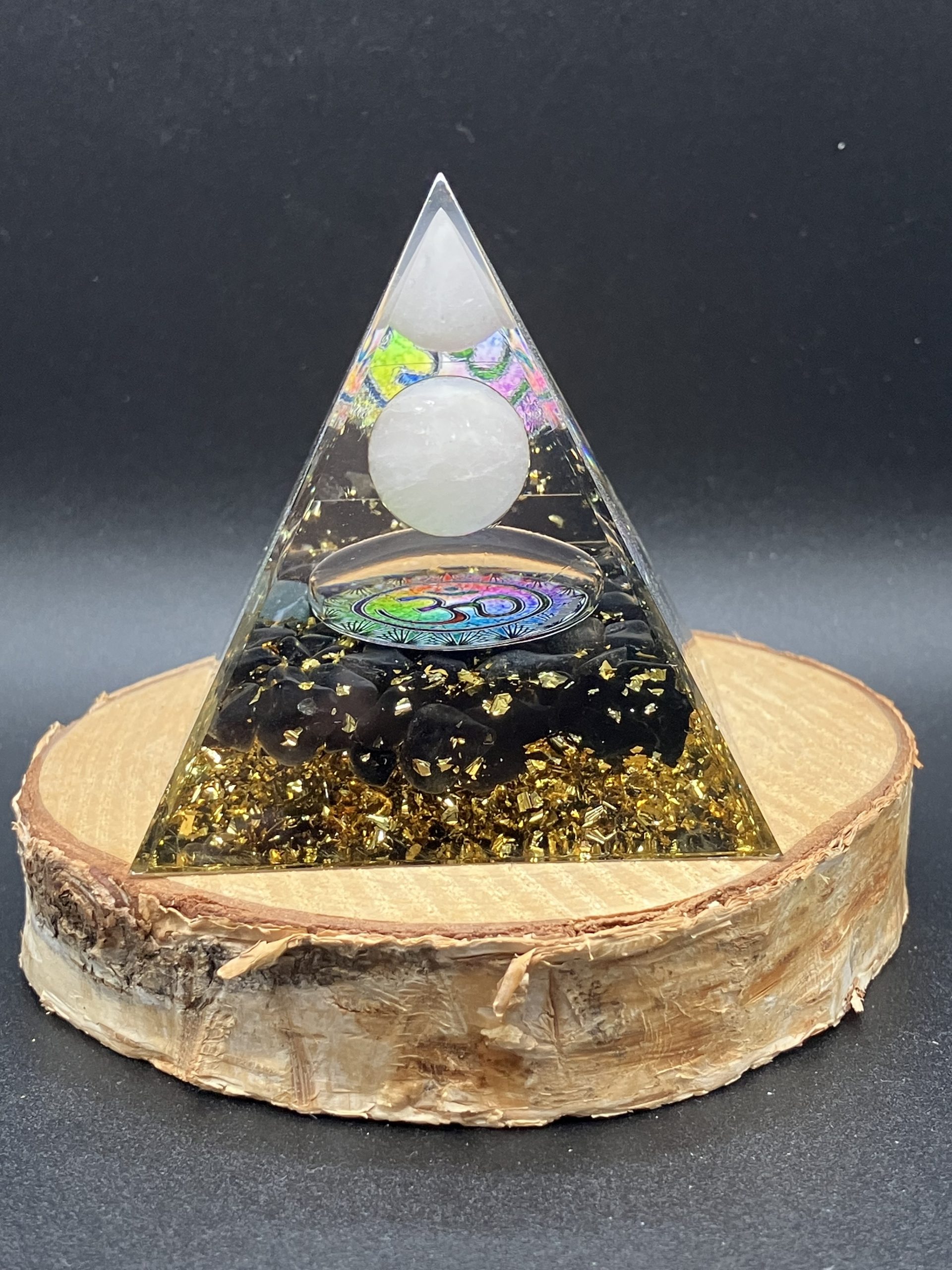 Orgonite 60mm - Om - quartz rose et obsidienne noire