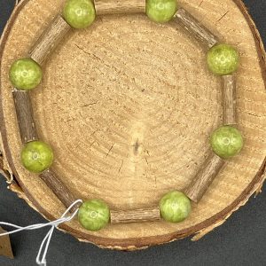 Bracelet en Noisetier, Opale verte pistache 10mm