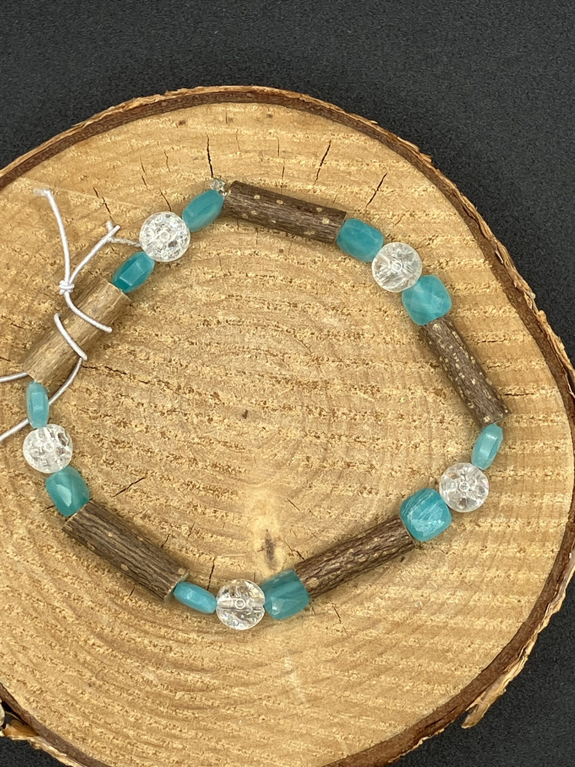 Bracelet en Noisetier, Amazonite carré et cristal de roche craquelé