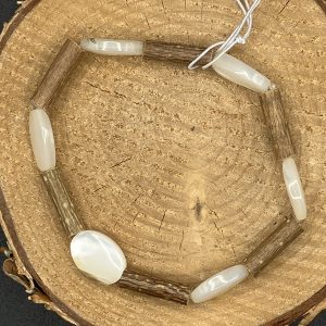 Bracelet en Noisetier, Nacre ovale 10*14mm