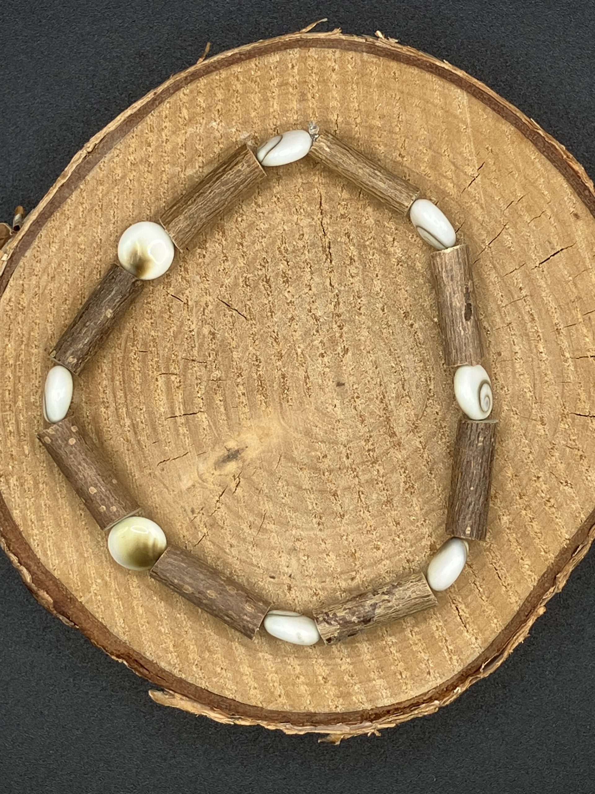 Bracelet en Noisetier et Oeil de sainte Lucie