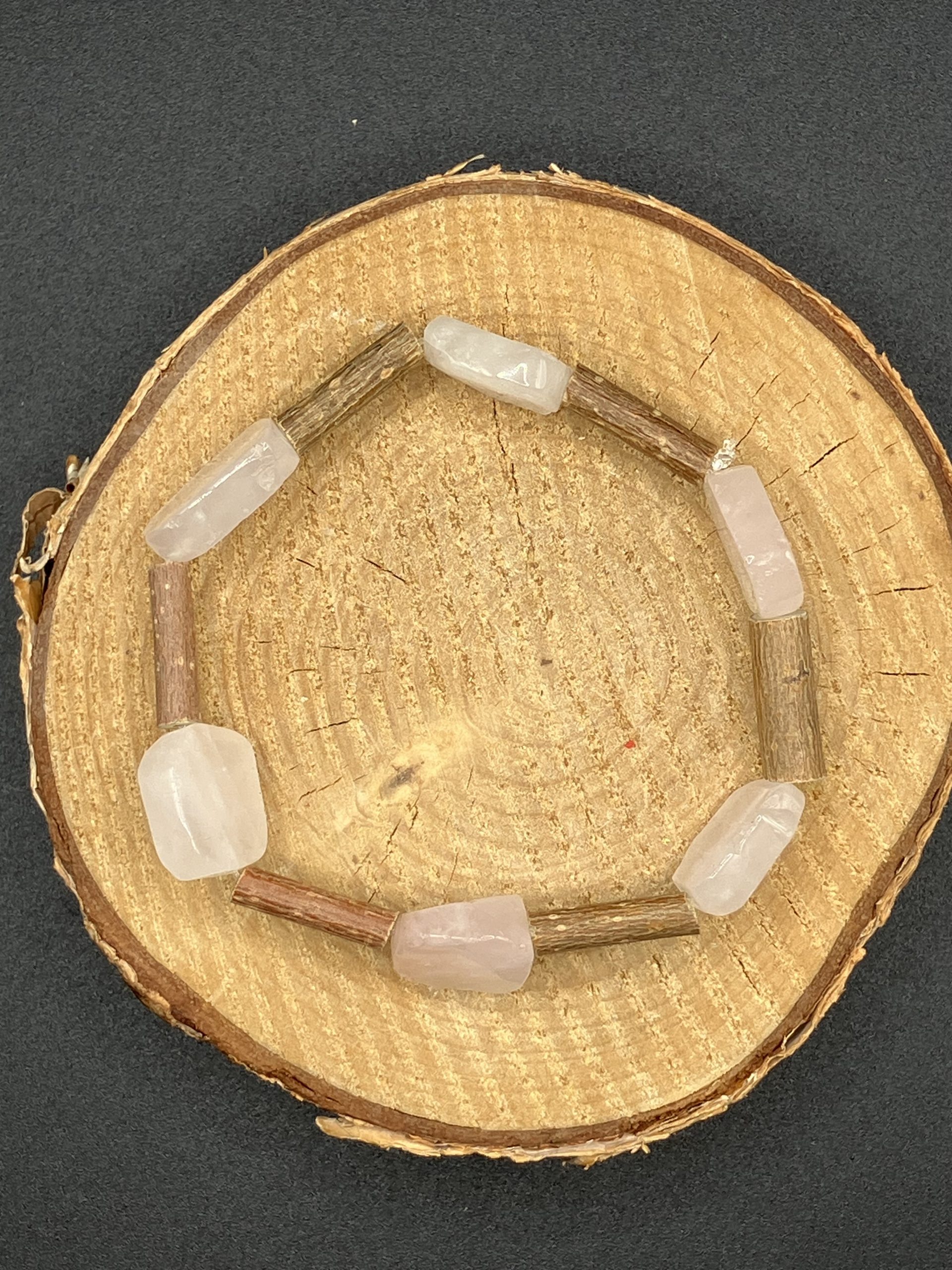 Bracelet en Noisetier et quartz rose